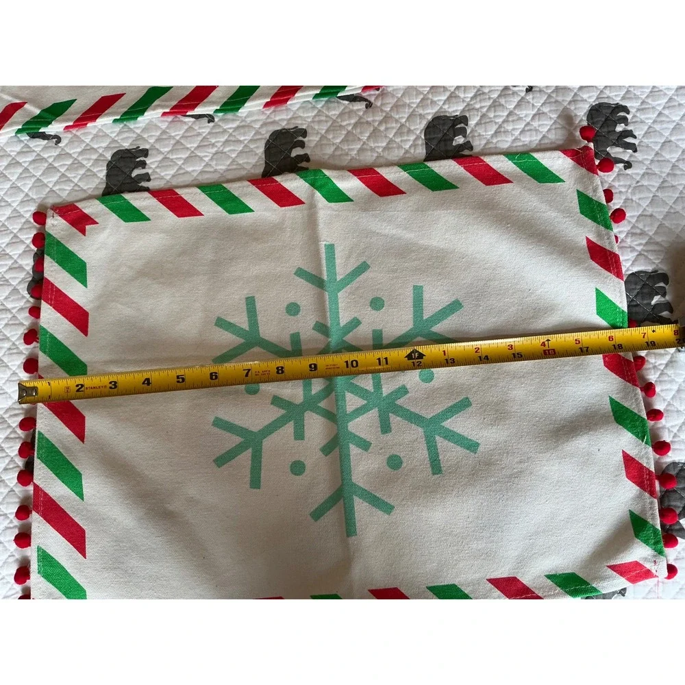 Christmas Table Runner‎ & Placemats Set Holiday Penguins Snowflakes Pom Pom Trim
